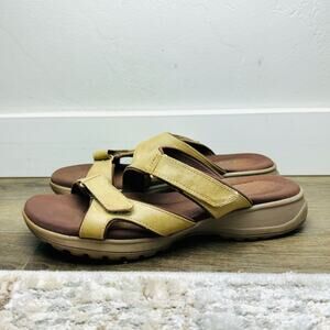 Zibu sandals adjustable strap tan woman’s 9